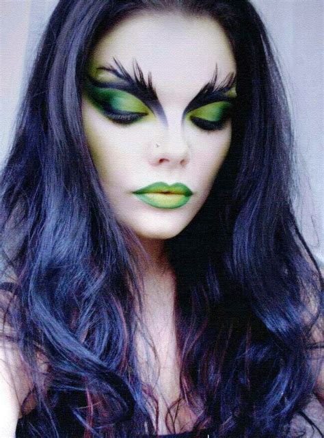 Witch Makeup: Exploring Different Color Palettes and Effects